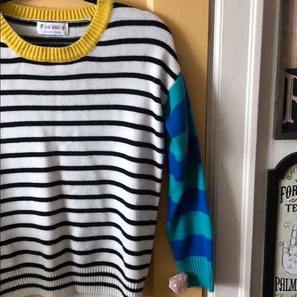 Color-block Sweater - Picture 5 of 6